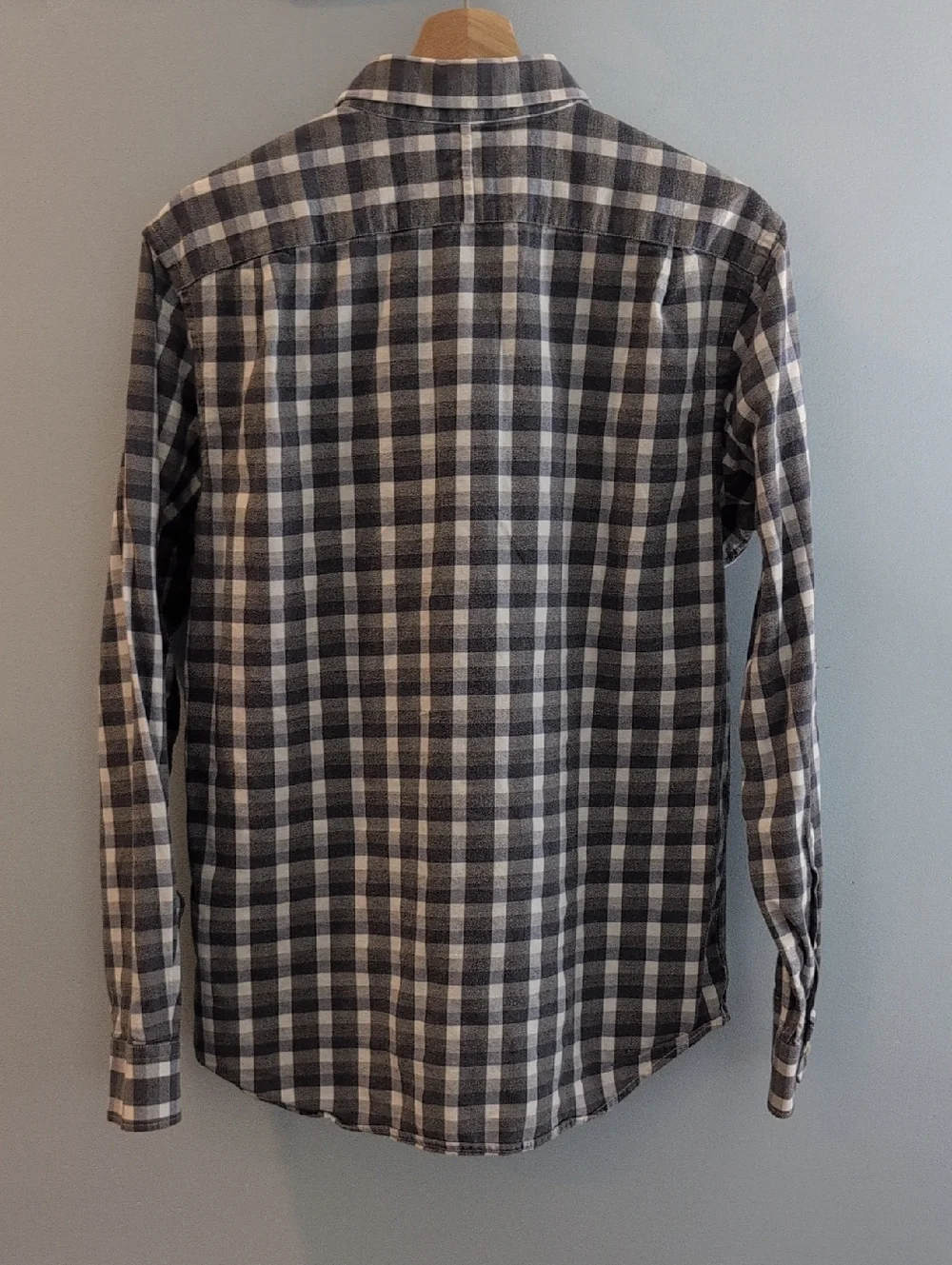 Banana Republic Men's Medium Slim Fit Luxe Flannel Button Down Plaid Shirt